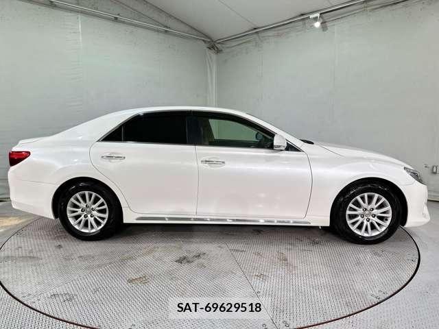 Toyota MARK X 2016-11 7358609-3