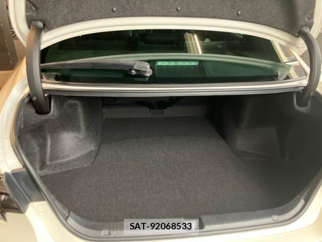 Toyota MARK X 2019-06 7358605-13