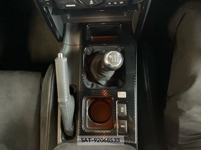 Toyota MARK X 2019-06 7358605-23