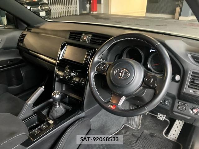Toyota MARK X 2019-06 7358605-6