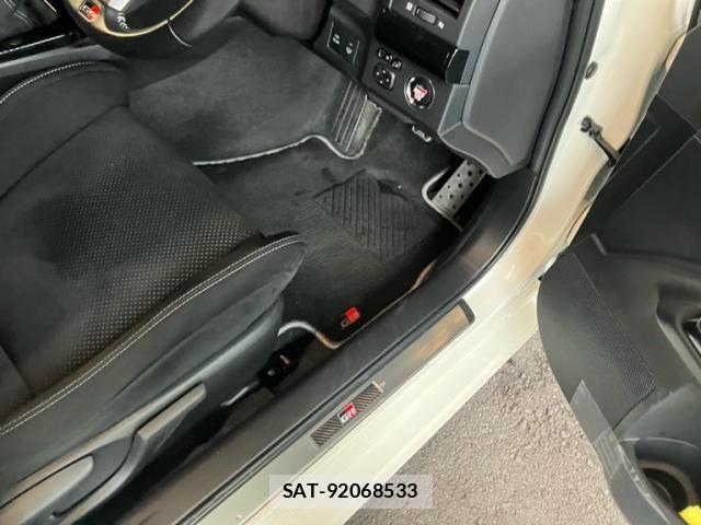 Toyota MARK X 2019-06 7358605-8