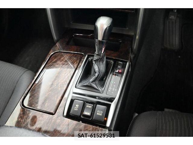 Toyota MARK X 2017-04 7358614-19