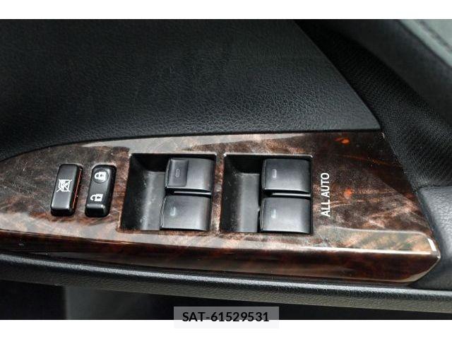 Toyota MARK X 2017-04 7358614-24