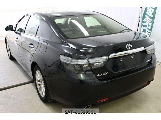 Toyota MARK X 2017-04 7358614-2