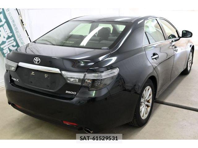 Toyota MARK X 2017-04 7358614-3
