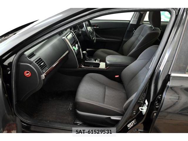 Toyota MARK X 2017-04 7358614-7