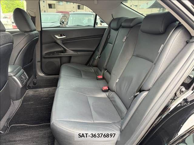Toyota MARK X 2012-01 7358610-9