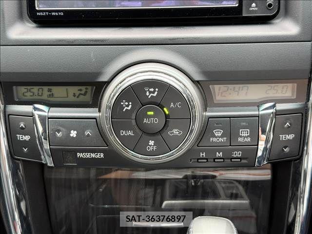 Toyota MARK X 2012-01 7358610-11