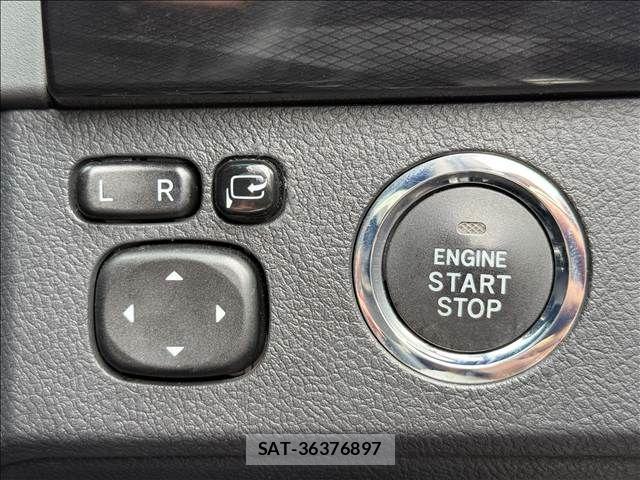 Toyota MARK X 2012-01 7358610-15