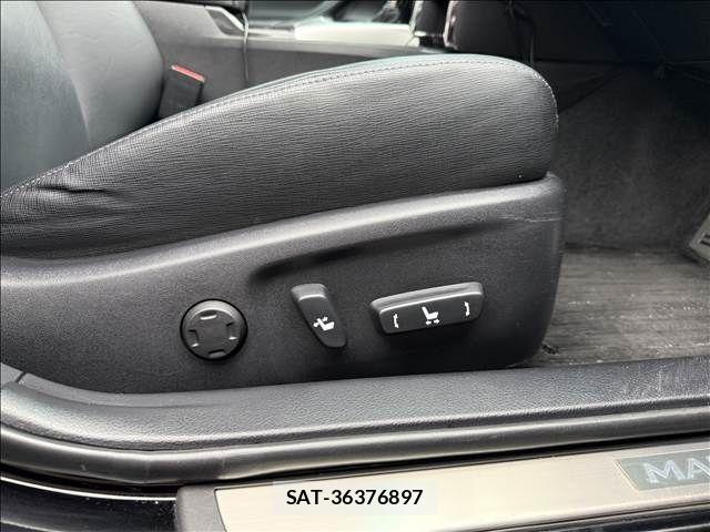 Toyota MARK X 2012-01 7358610-16