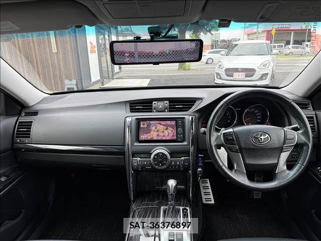 Toyota MARK X 2012-01 7358610-1