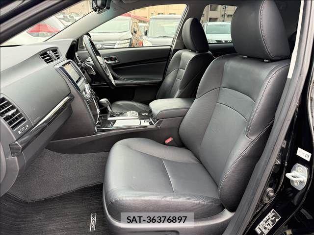 Toyota MARK X 2012-01 7358610-24