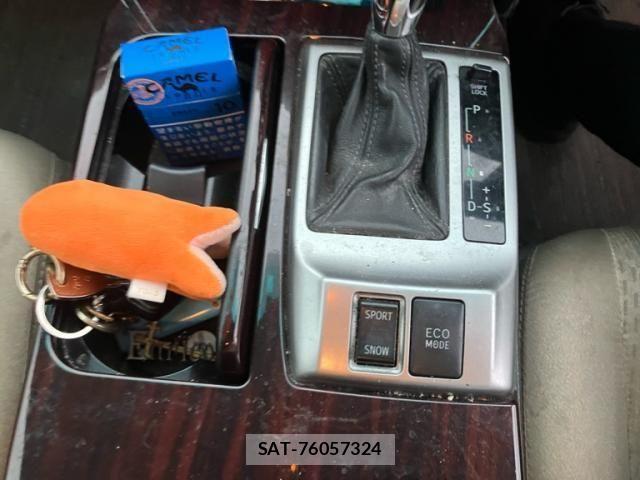 Toyota MARK X 2011-06 7358612-15