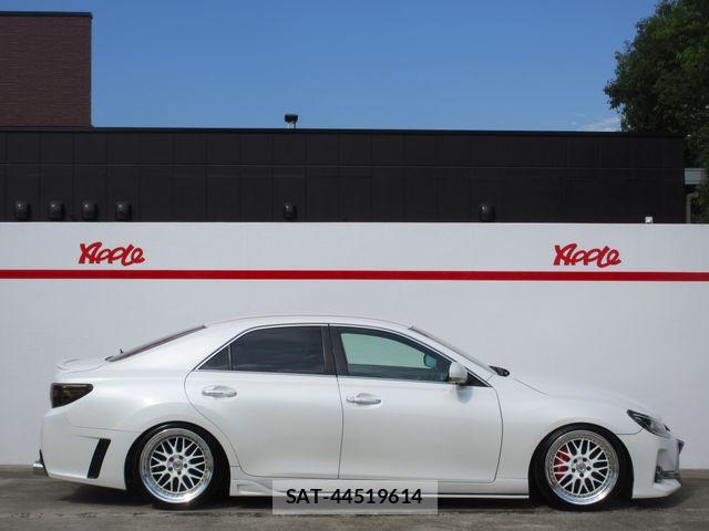 Toyota MARK X 2011-10 7455529-12