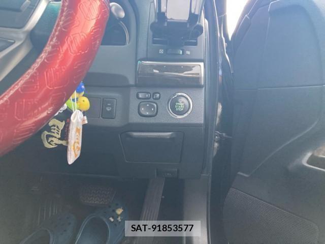 Toyota MARK X 2013-10 7455533-14