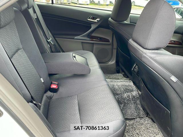 Toyota MARK X 2010-11 7501371-17