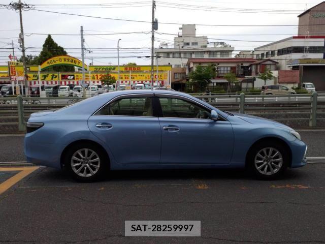 Toyota MARK X 2017-08 7501369-10