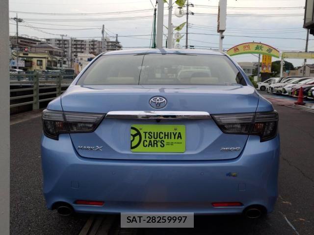 Toyota MARK X 2017-08 7501369-11