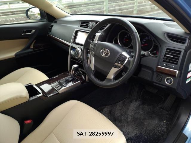 Toyota MARK X 2017-08 7501369-12