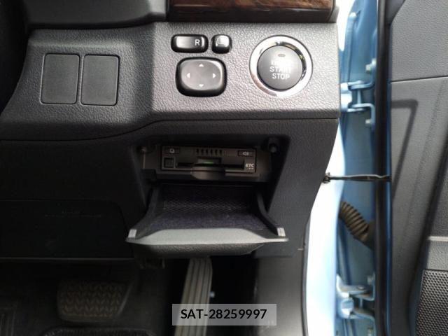Toyota MARK X 2017-08 7501369-14
