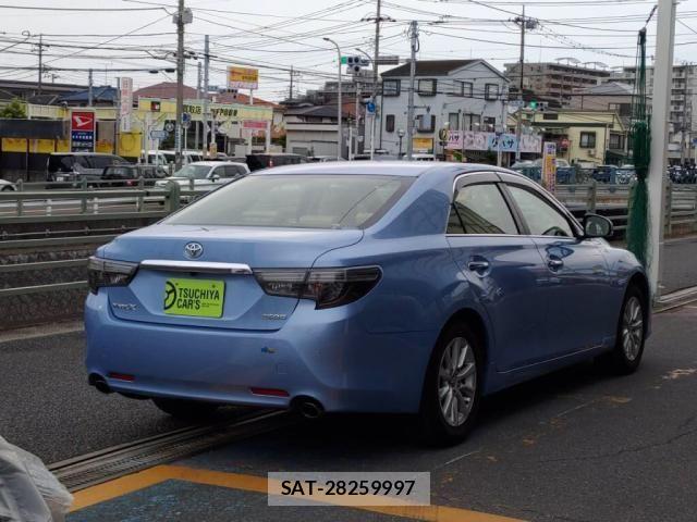 Toyota MARK X 2017-08 7501369-1