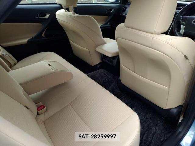 Toyota MARK X 2017-08 7501369-20