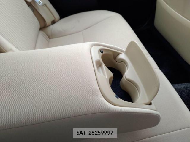 Toyota MARK X 2017-08 7501369-23