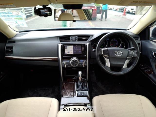 Toyota MARK X 2017-08 7501369-2