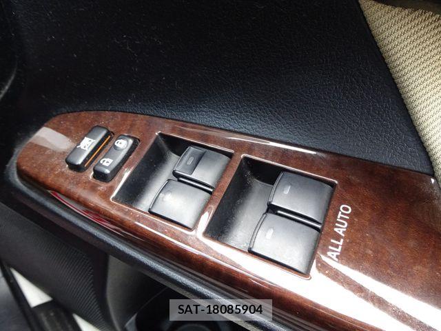 Toyota MARK X 2013-08 7501372-28