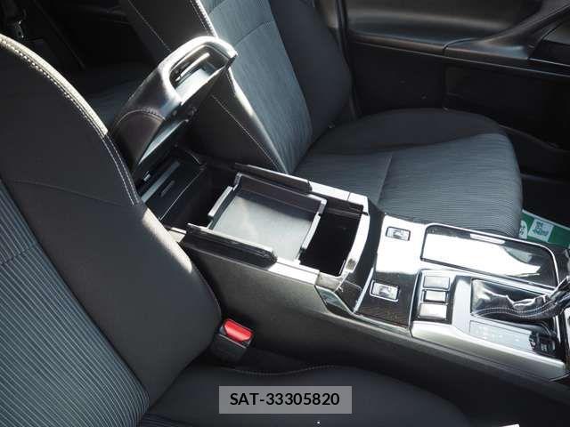 Toyota MARK X 2017-06 7501370-16