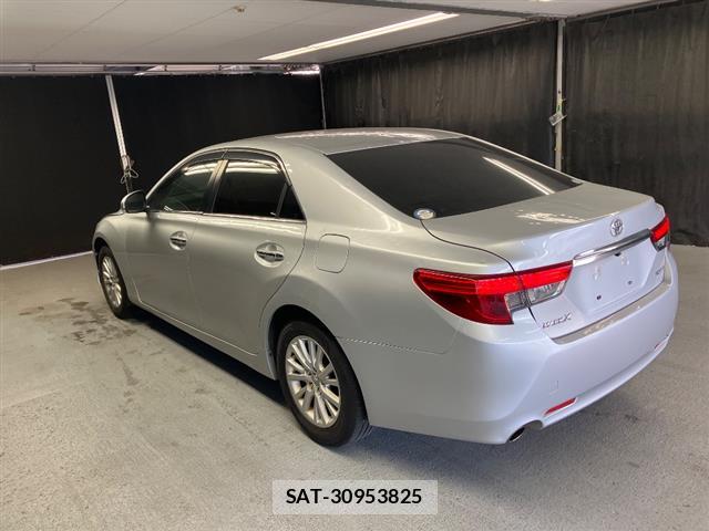 Toyota MARK X 2014-10 7578796-1