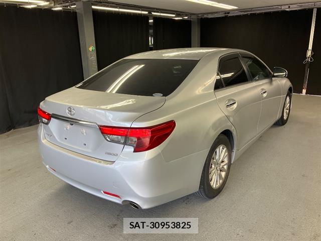 Toyota MARK X 2014-10 7578796-2