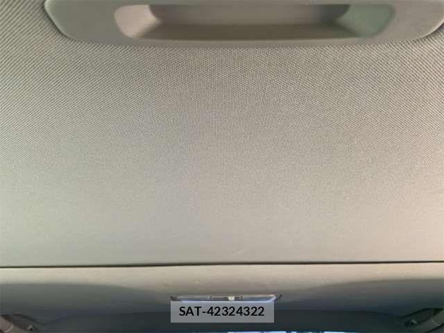 Toyota MARK X 2015-08 7617814-11