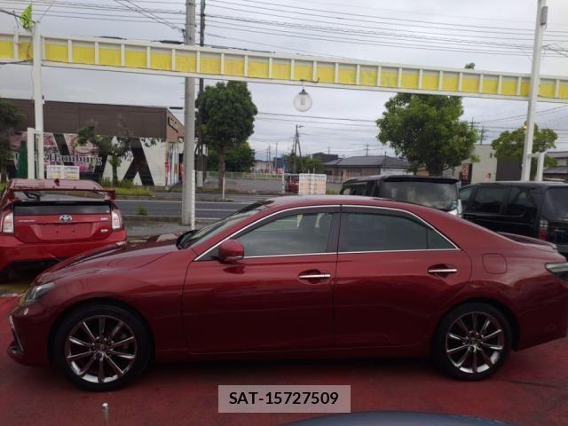 Toyota MARK X 2017-04 7617815-11
