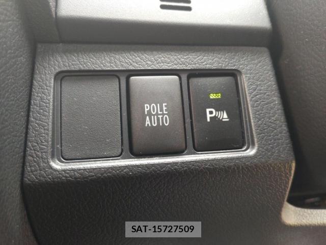 Toyota MARK X 2017-04 7617815-21