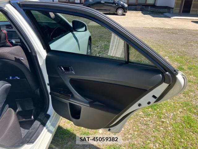 Toyota MARK X 2015-07 7617818-11