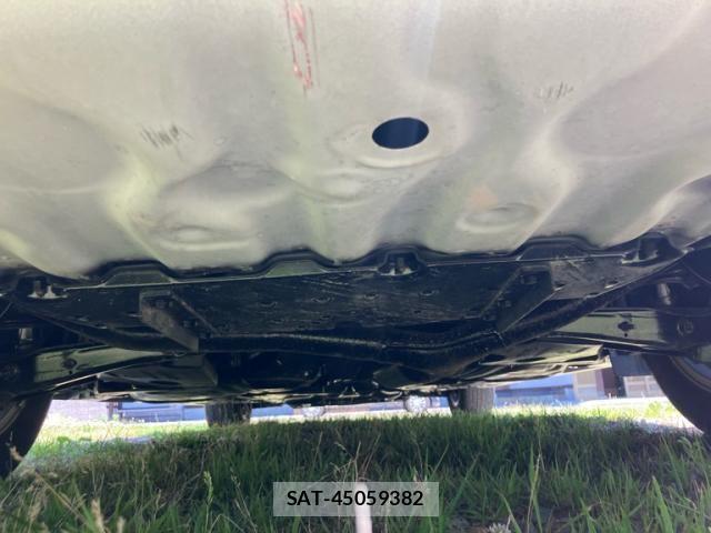 Toyota MARK X 2015-07 7617818-16