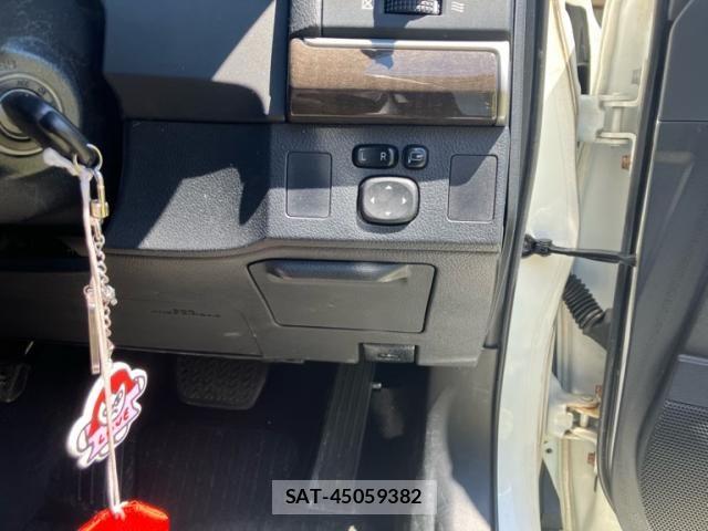 Toyota MARK X 2015-07 7617818-8