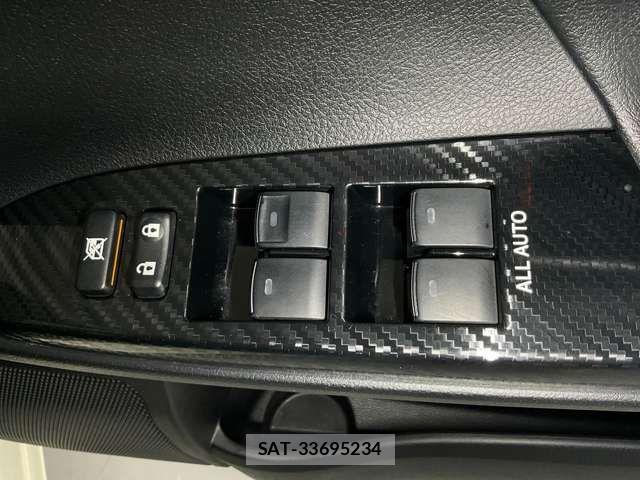 Toyota MARK X 2019-08 7617813-14