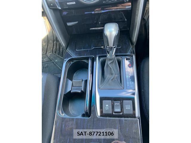 Toyota MARK X 2012-08 7617819-12