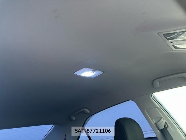 Toyota MARK X 2012-08 7617819-16