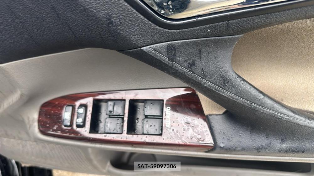 Toyota MARK X 2010 7230131-20