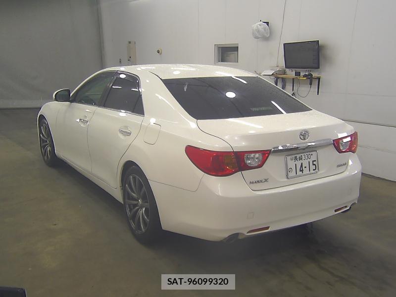 Toyota MARK X 2012-04 7711228-2