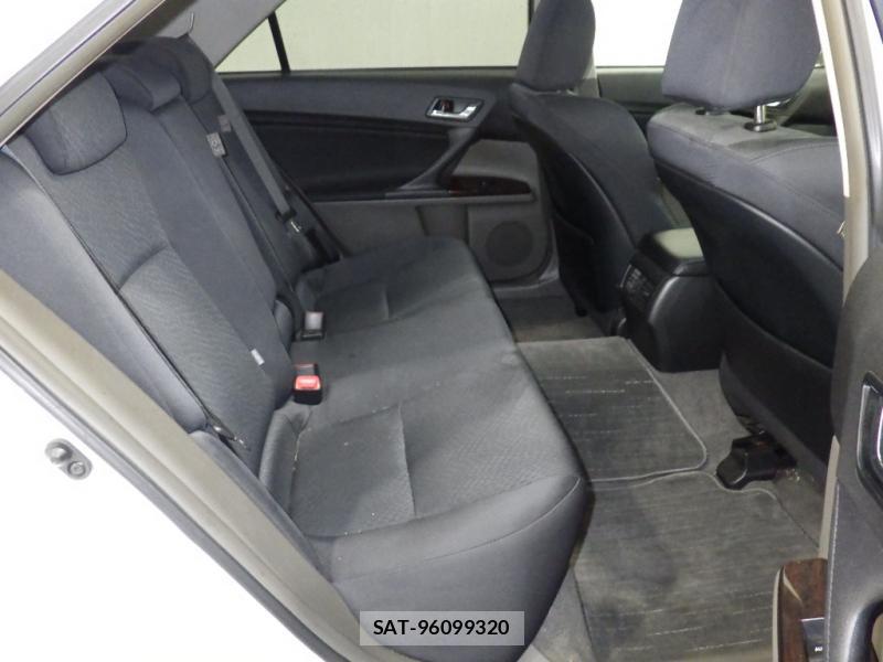 Toyota MARK X 2012-04 7711228-4