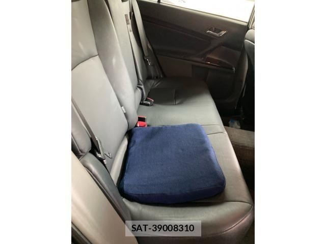 Toyota MARK X 2012-06 7725288-13