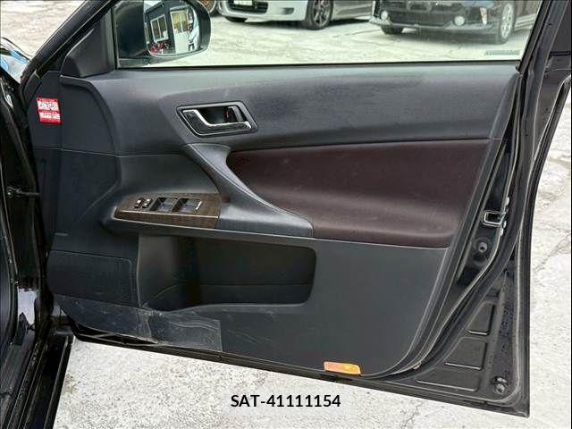 Toyota MARK X 2013-06 7725286-21