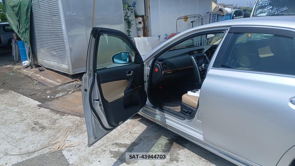 Toyota MARK X 2012-09 7059358-10