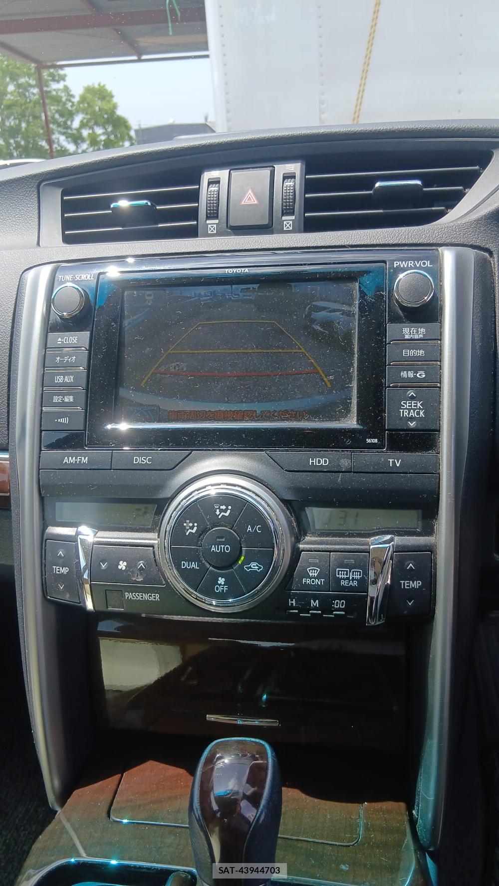 Toyota MARK X 2012-09 7059358-16