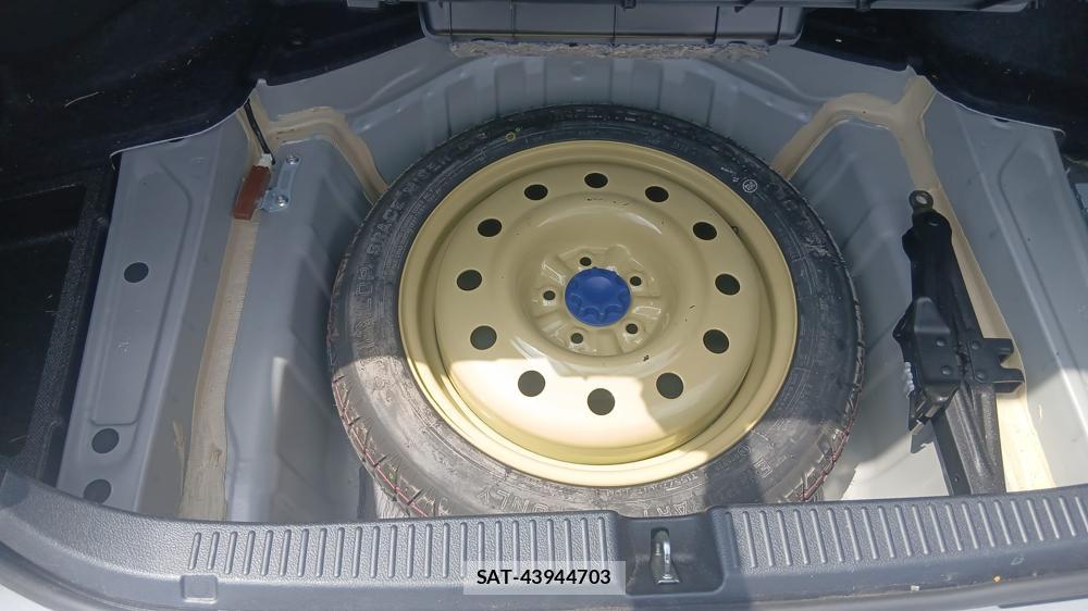 Toyota MARK X 2012-09 7059358-21