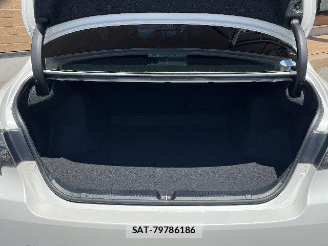 Toyota MARK X 2013-06 7786729-20